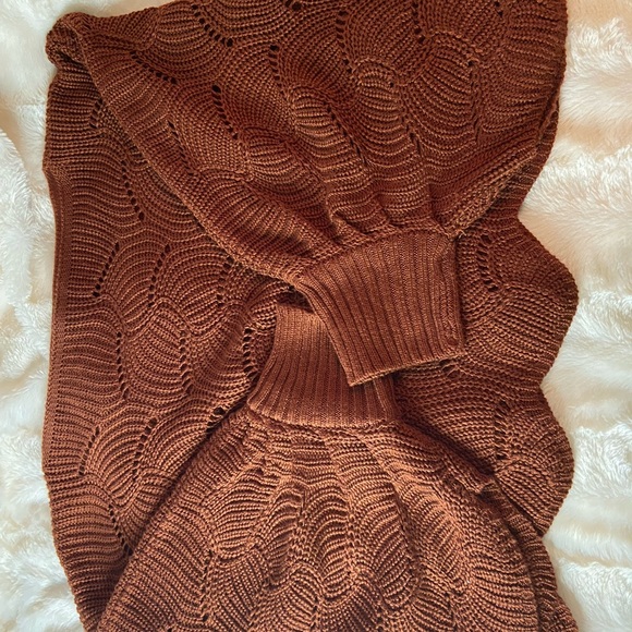Perfect autumn sweater for juniors! - Picture 2 of 3